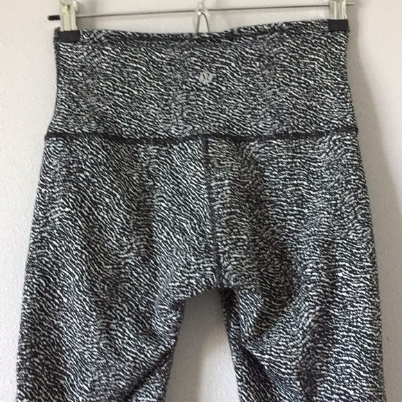 Lululemon Wunder Under High Rise Cropped Leggings - Picture 3 of 7